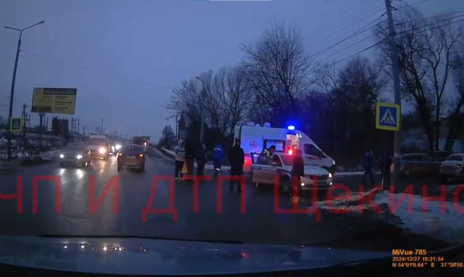 В Щекине беременная женщина попала под колеса