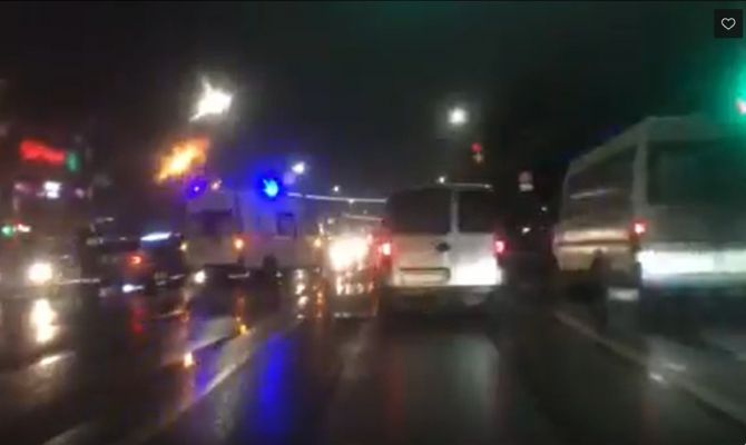 В Туле на проспекте Ленина столкнулись легковушка и машина "скорой помощи"