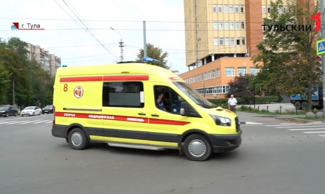 «Не умею ездить задом»: в Туле водитель отказывался пропустить «скорую» под сомнительным предлогом