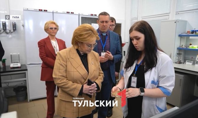 Вероника Скворцова оценила разработку тульских ученых и работу медучреждений