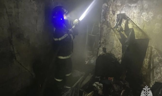 В Ефремове спасатели эвакуировали пять человек при пожаре 