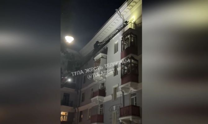 В Туле на улице Первомайской горит квартира 