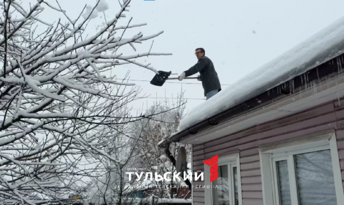 Туляки спешат заработать на уборке снега