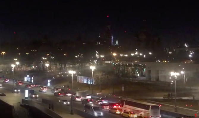 Очевидцы сняли на видео «погасший» московский Кремль