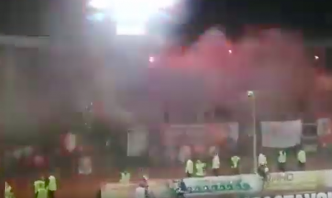 Дымящиеся трибуны "Спартака" в Туле попали на видео