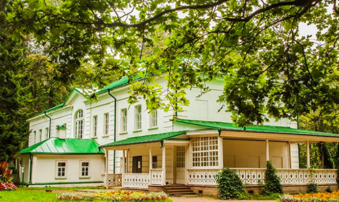 Туляков приглашают на автобусные экскурсии до Ясной Поляны