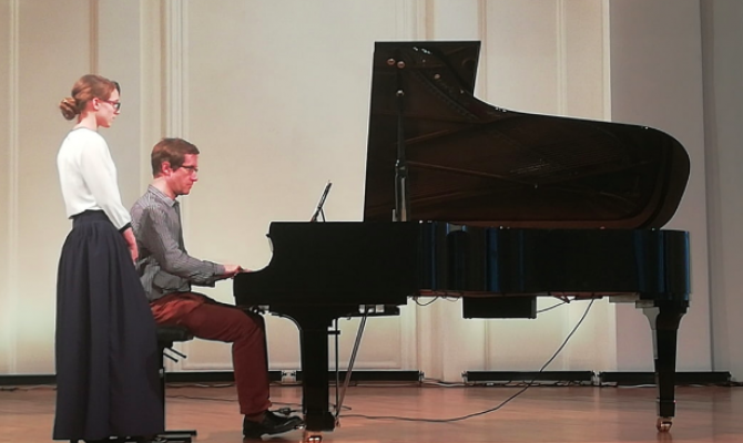 Маэстро Николай Луганский провел для юных туляков мастер-класс по игре на рояле