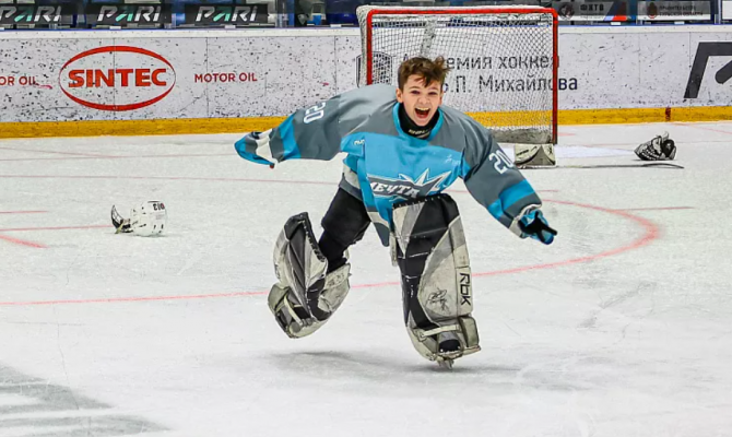 Юных туляков приглашают на бесплатные тренировки по дворовому хоккею
