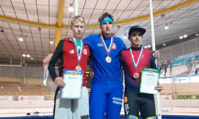 На Всероссийских соревнованиях по конькобежному спорту туляк взял серебро