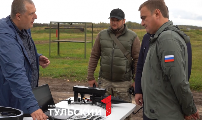Камикадзе, разведчики, ретрансляторы: Алексею Дюмину представили тульские беспилотники