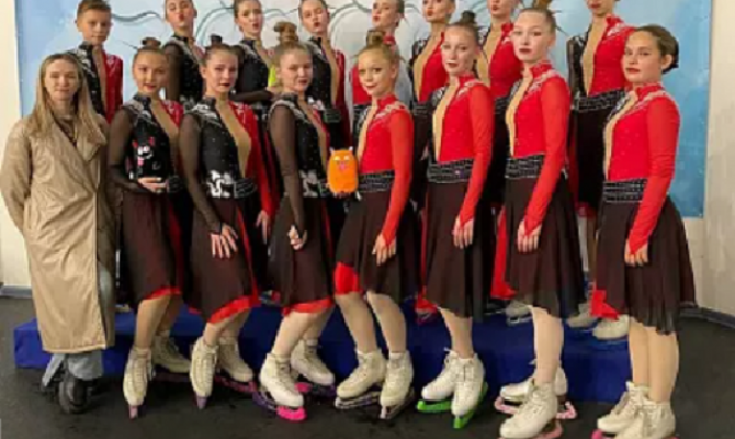 Тулячки вошли в ТОП-10 на Всероссийских соревнованиях по синхронному фигурному катанию