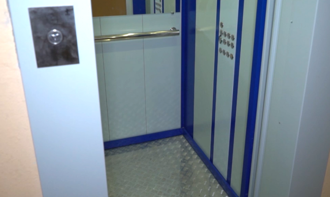 Тульские строители заменили лифты в восстановленных домах Мариуполя