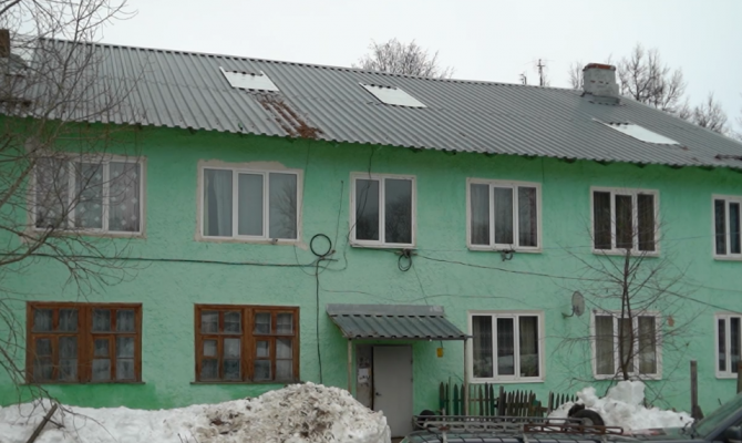 Жители двухэтажки под Киреевском остались без отопления из-за схода снежной лавины с крыши