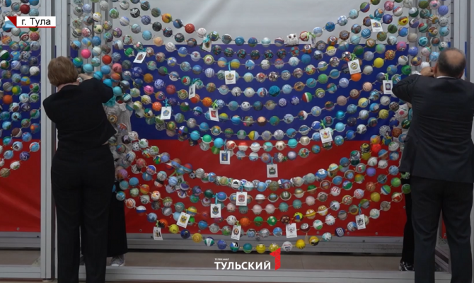 От карнавальных масок до фигурок рабочих: в Туле прошел всероссийский фестиваль «Шар-папье»