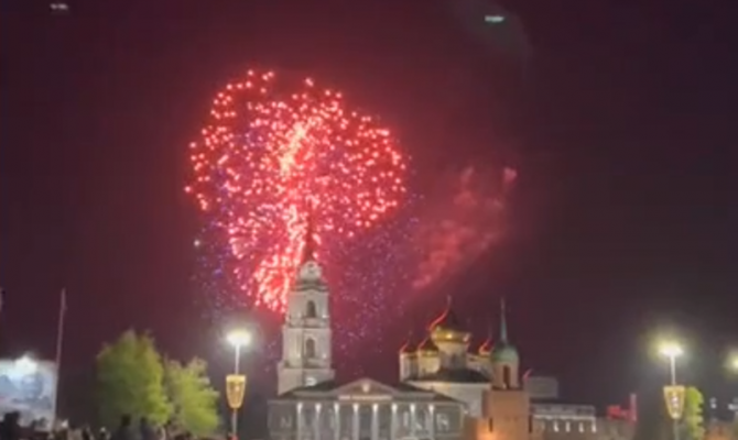 В Туле прогремел праздничный салют в честь Дня Победы