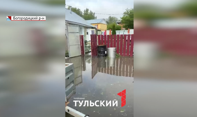 Частный дом под Тулой утонул в нечистотах