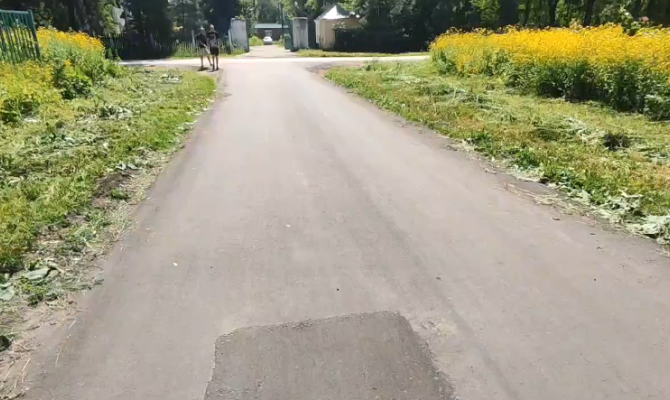 В Узловском районе начала рассыпаться новая дорога