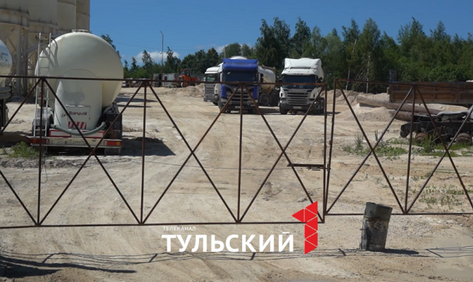 В Веневском районе прокуратура проверяет карьер и завод по производству ламп