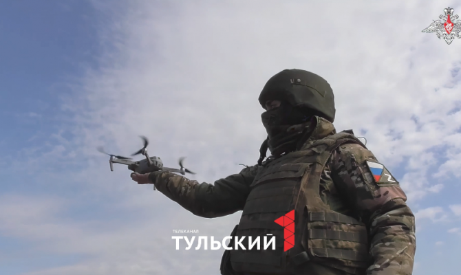 "Как запуск человека в космос": в Туле вспомнили первое десантирование БМД с самолета