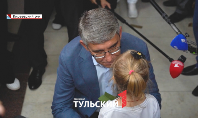 Юная жительница Липок спела «Катюшу» Дмитрию Миляеву