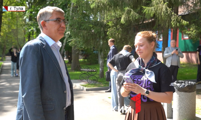 В детском лагере Дмитрию Миляеву устроили блиц-опрос