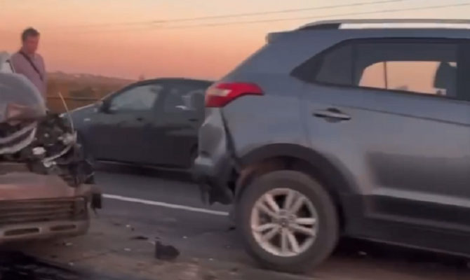 На выезде из Тулы столкнулись 2 иномарки