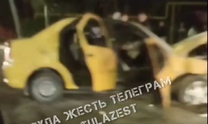 "Рено Логан" вылетел с дороги на улице Октябрьской в Туле: погиб мужчина