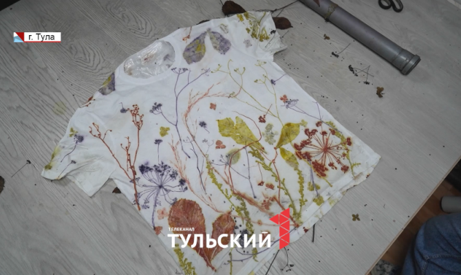 Тулячка создает уникальные рисунки на одежде из гортензий и колосков пшеницы