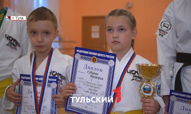 8-летняя каратистка из Тулы завоевала 12 медалей за месяц