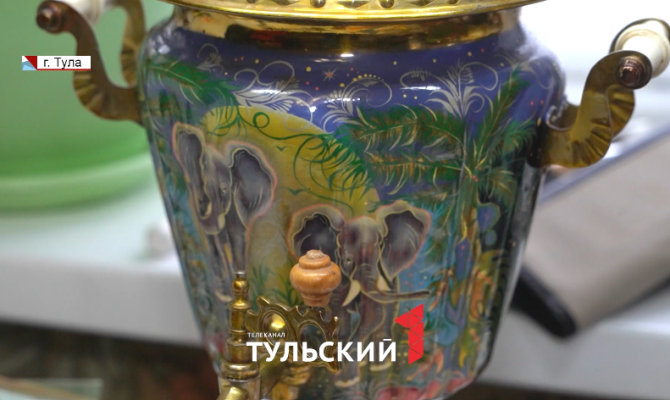 Мастер из Тулы придумала необычный дизайн росписи самоваров