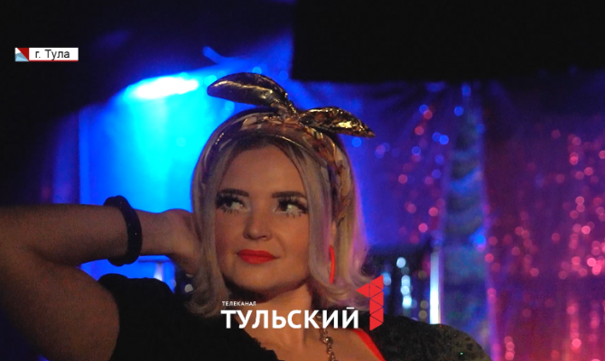 На сцене тульского театра показали средневековье в стиле диско