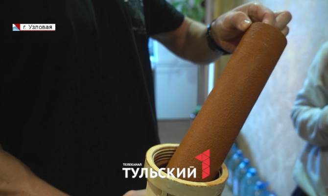 Мутность в 2 раза выше нормы: в поселке под Узловой из кранов течет ржавая вода