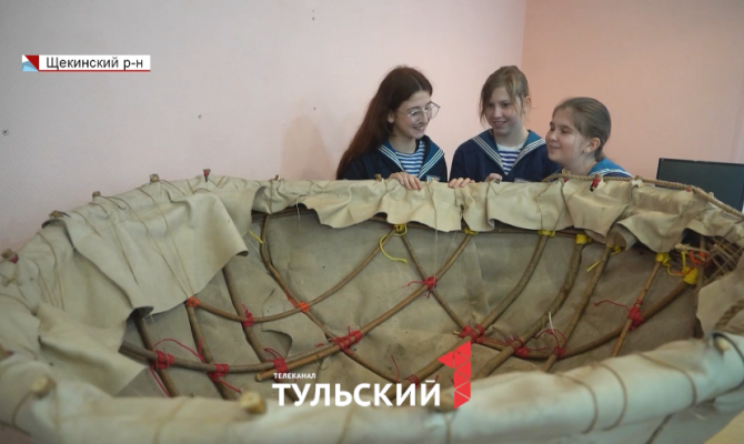 Туляки смастерили лодку из палок ивы и бычьей кожи