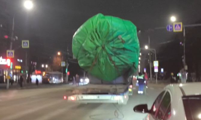 Проспект Ленина в Туле встал в пробке