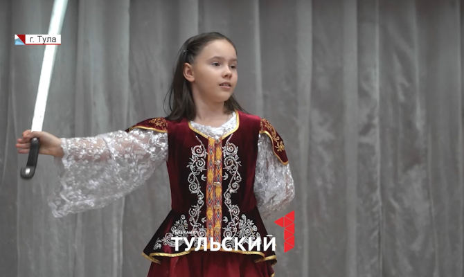 Тулячки возрождают настоящую казачью фланкировку