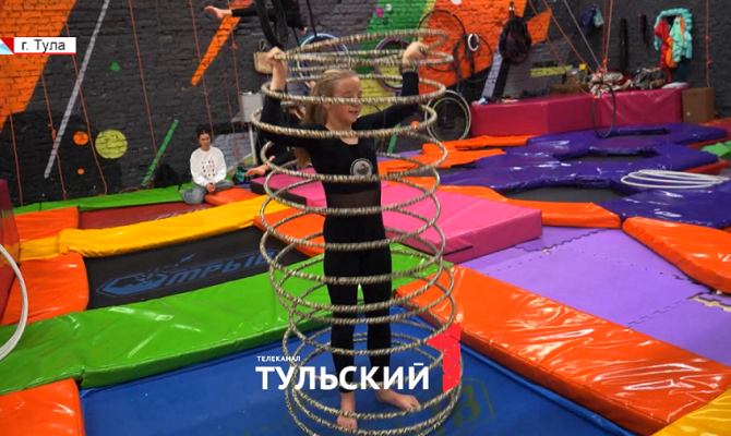 Юная тулячка дважды установила рекорд России по вращению обручей