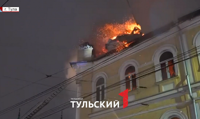 Самый крупный пожар за последние годы: в Туле загорелся военный госпиталь