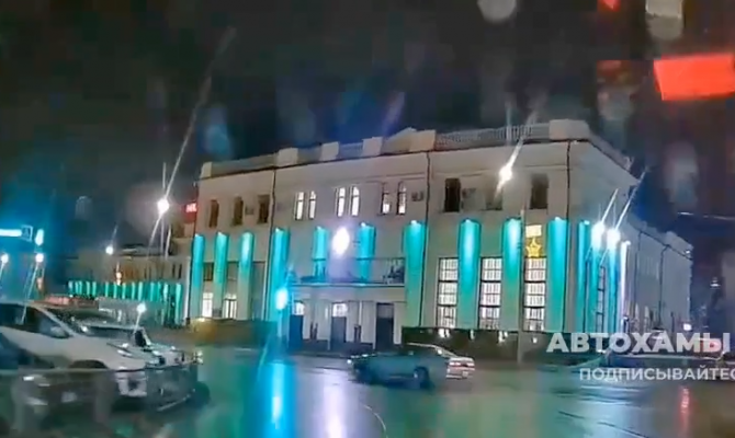 Возле Московского вокзала в Туле водитель устроил дрифт