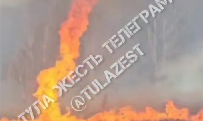 Под Тулой заметили огненный смерч