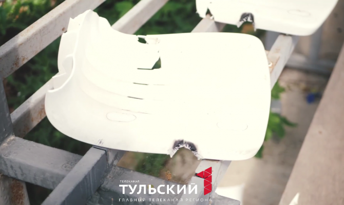 На стадионе в Узловой вандалы сломали более 50 кресел