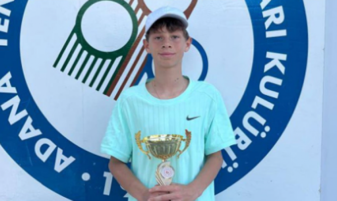 Туляк стал победителем международного теннисного турнира в Турции
