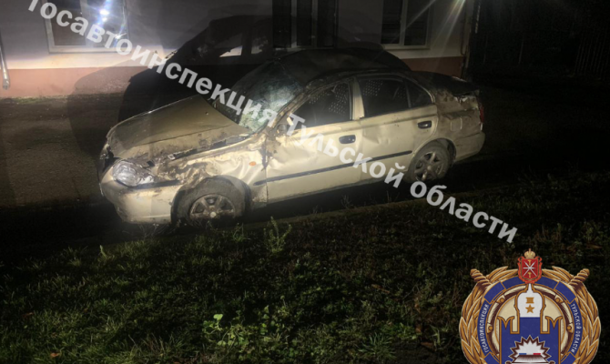 Мужчина не справился с управлением и перевернул машину в Ефремове