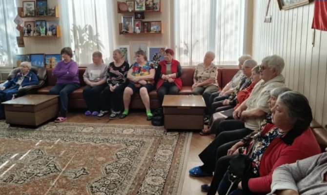 В Алексине правоохранители провели профилактическое занятие для людей старшего поколения