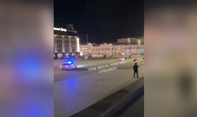 На площади Ленина в Туле питбайкер пытался скрыться от ДПС