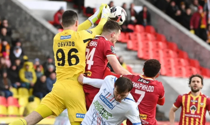 "Факел" обыграл "Арсенал" со счетом 2:1