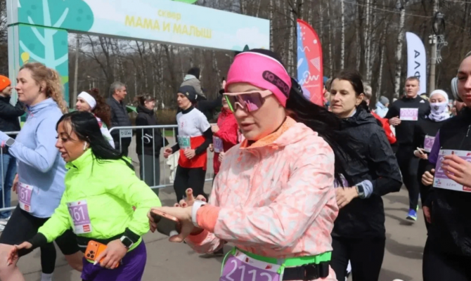 Бегуны из 11 регионов собрались на «Эстафете Весна 2026» в Туле