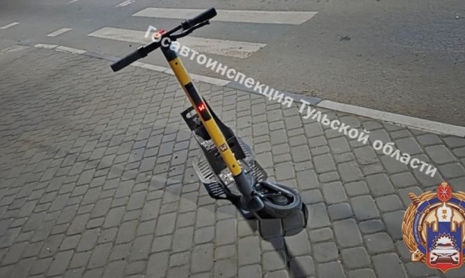 В Туле подросток на электросамокате попал под колеса автомобиля