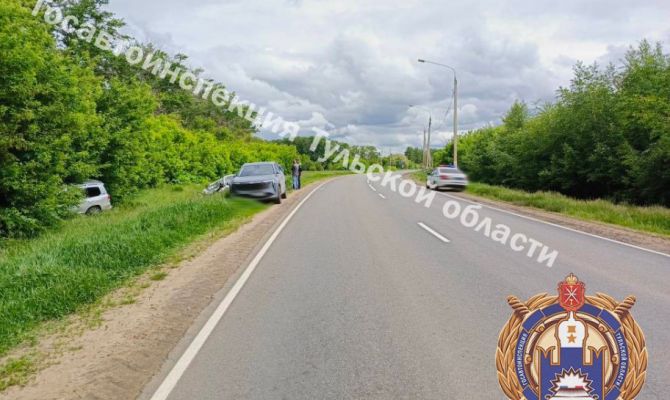 В Новомосковске Haval протаранил Land Cruiser