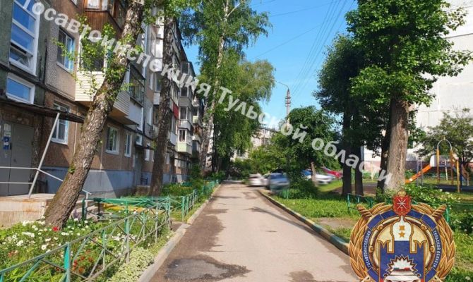 В Туле велосипедистка во дворе дома попала под колеса Hyundai