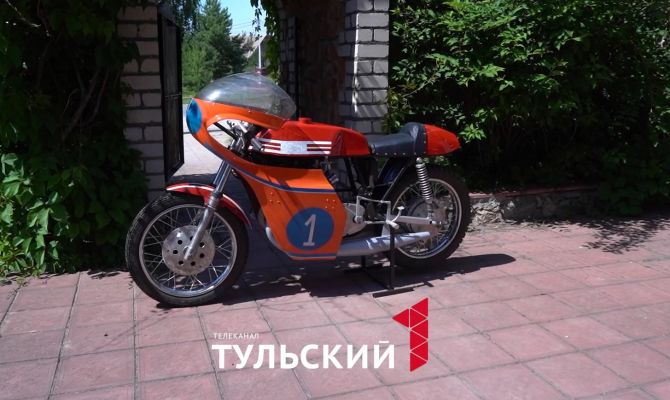 Под Тулой восстановили редкий спортивный мотоцикл ИЖ 1954 года